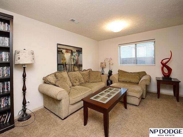 16304 Browne Street, Omaha, NE 68116