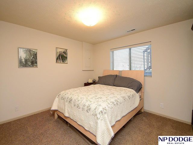 16304 Browne Street, Omaha, NE 68116