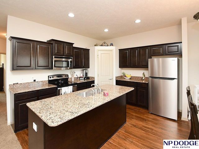 16304 Browne Street, Omaha, NE 68116