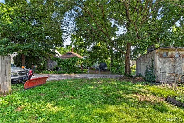5827 W Park Avenue, St Louis, MO 63110