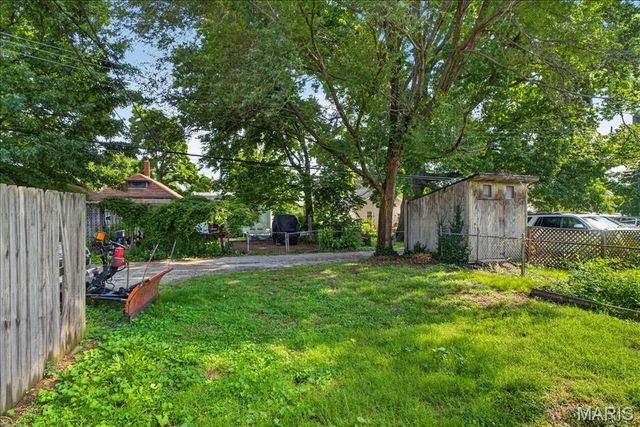 5827 W Park Avenue, St Louis, MO 63110