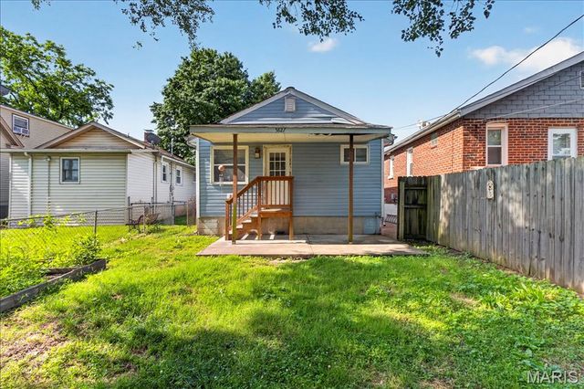 5827 W Park Avenue, St Louis, MO 63110