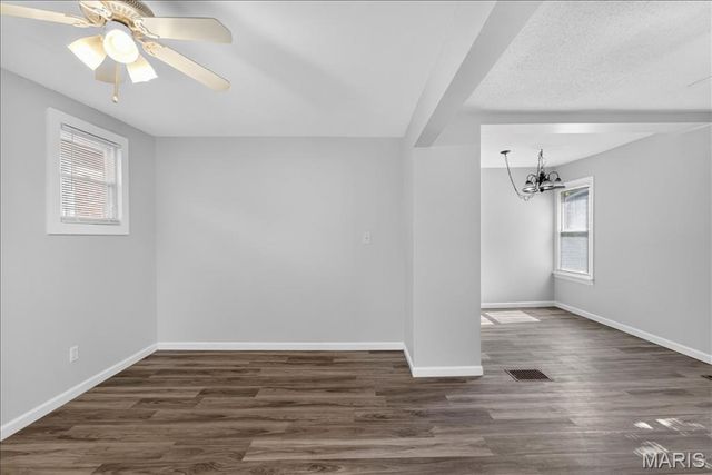 5827 W Park Avenue, St Louis, MO 63110