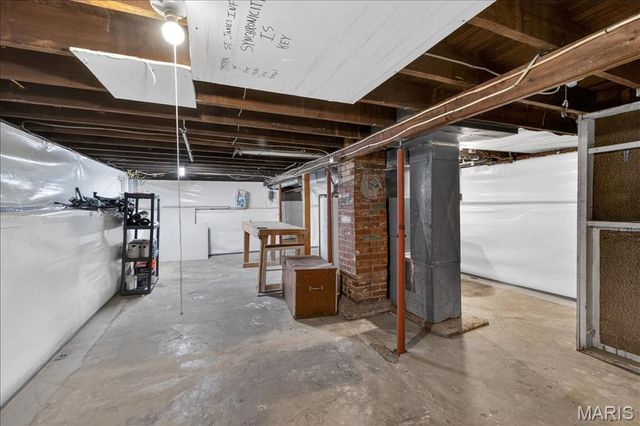5827 W Park Avenue, St Louis, MO 63110