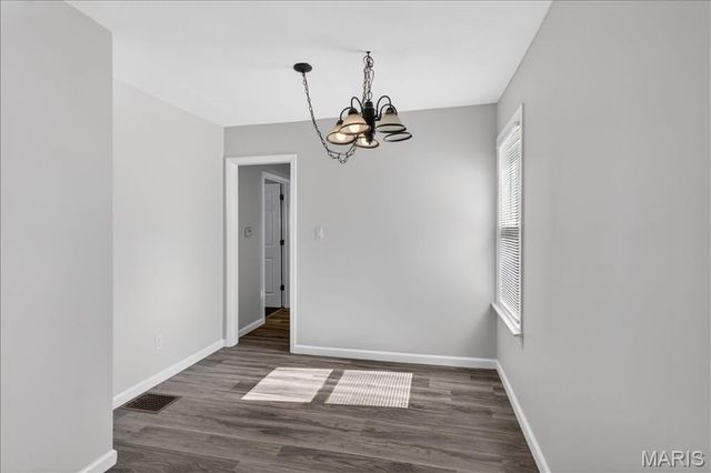 5827 W Park Avenue, St Louis, MO 63110