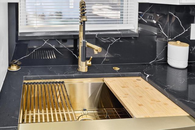 1513 E SLIGH AVENUE, Tampa, FL 33610