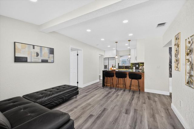 1513 E SLIGH AVENUE, Tampa, FL 33610