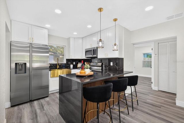 1513 E SLIGH AVENUE, Tampa, FL 33610