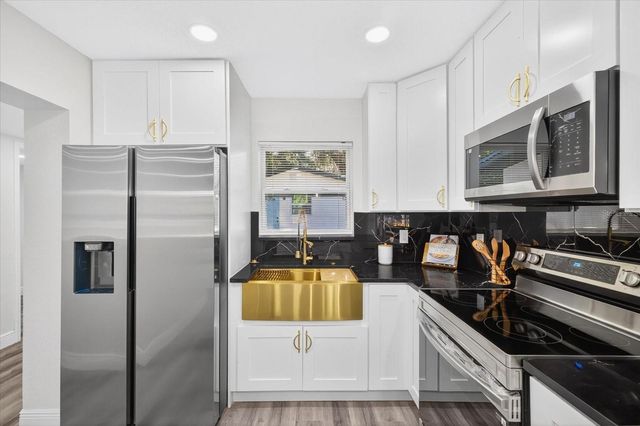 1513 E SLIGH AVENUE, Tampa, FL 33610