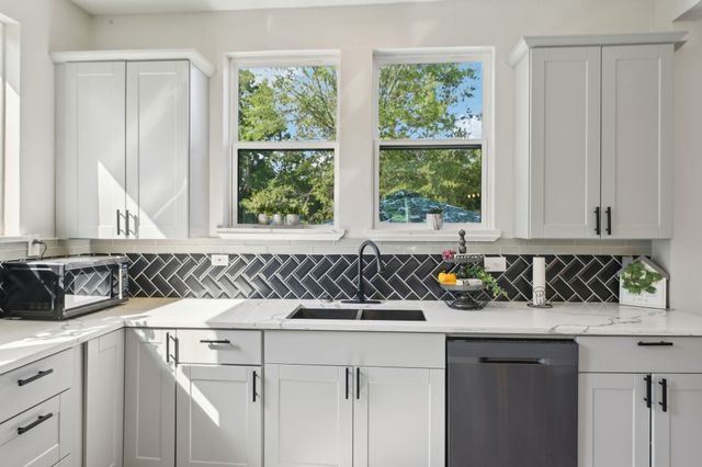 702 GRIFFITH, Terrell, TX 75160