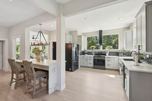 702 GRIFFITH, Terrell, TX 75160