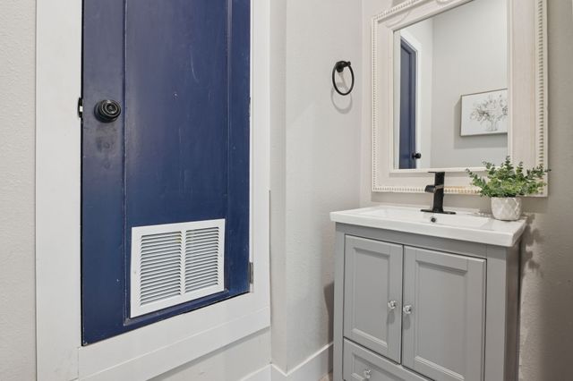 702 GRIFFITH, Terrell, TX 75160