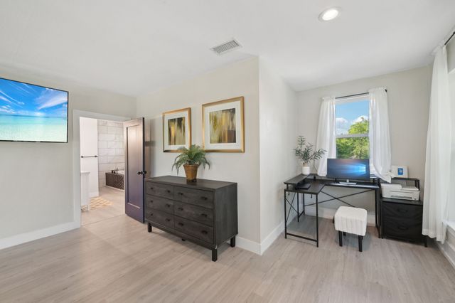 702 GRIFFITH, Terrell, TX 75160