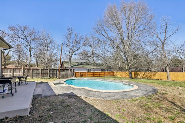 702 GRIFFITH, Terrell, TX 75160