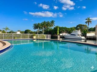 2020 NE 135th St 710, North Miami, FL 33181