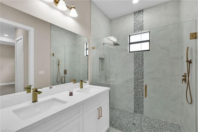 2604 56th ST SW, Lehigh Acres, FL 33976