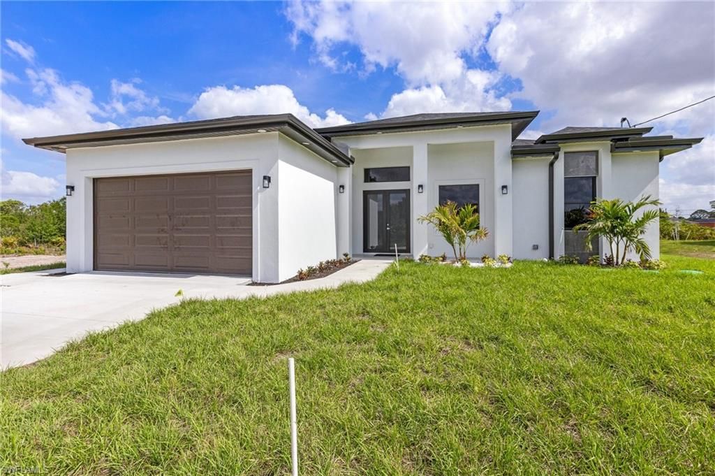 2604 56th ST SW, Lehigh Acres, FL 33976