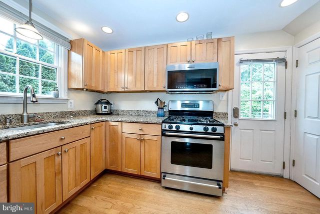 305 EAGLE RD, Wayne, PA 19087