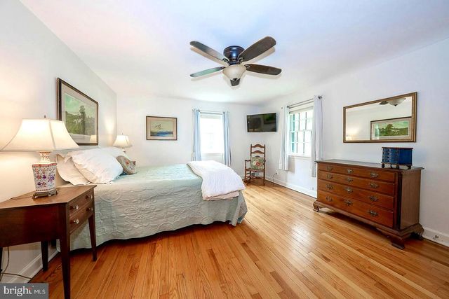 305 EAGLE RD, Wayne, PA 19087