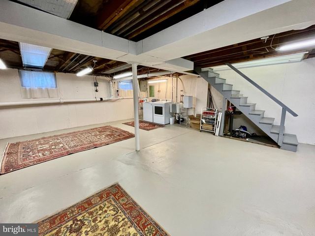 305 EAGLE RD, Wayne, PA 19087