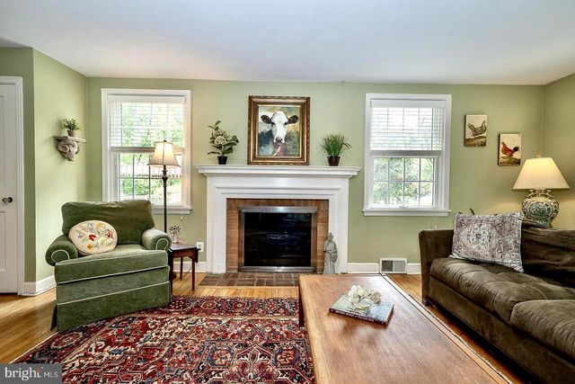 305 EAGLE RD, Wayne, PA 19087