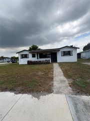 3020 NW 212th St, Miami Gardens, FL 33056