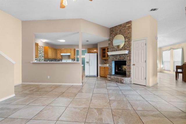 1003 W Lovers Lane, Arlington, TX 76013