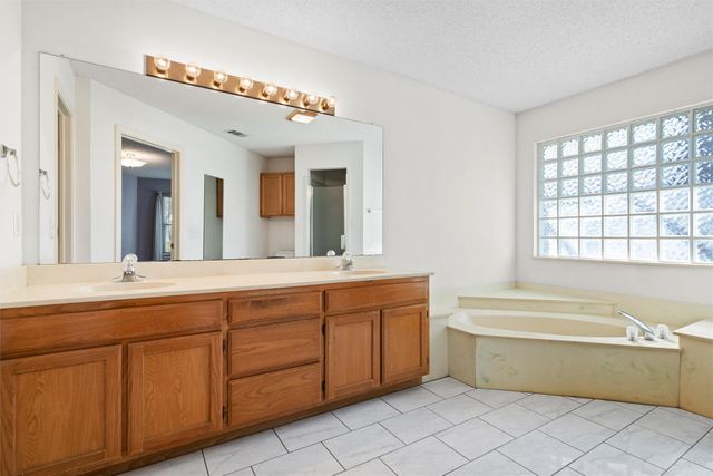 1003 W Lovers Lane, Arlington, TX 76013