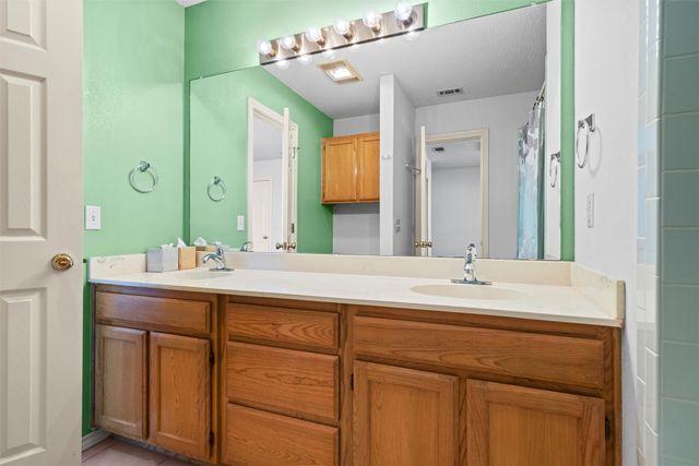 1003 W Lovers Lane, Arlington, TX 76013