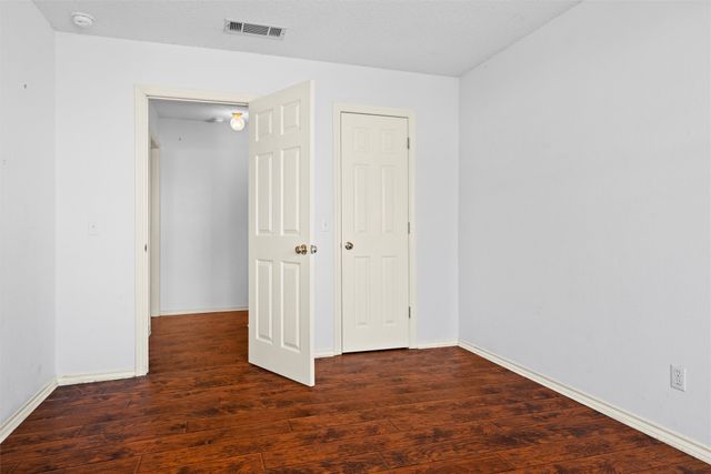 1003 W Lovers Lane, Arlington, TX 76013