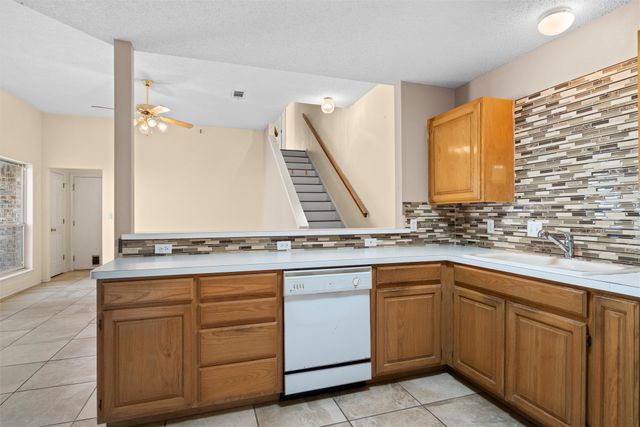 1003 W Lovers Lane, Arlington, TX 76013