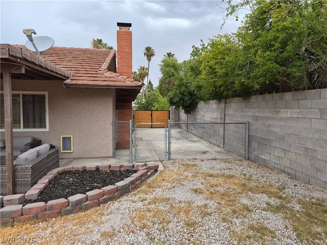 3753 South Rosecrest Circle, Las Vegas, NV 89121