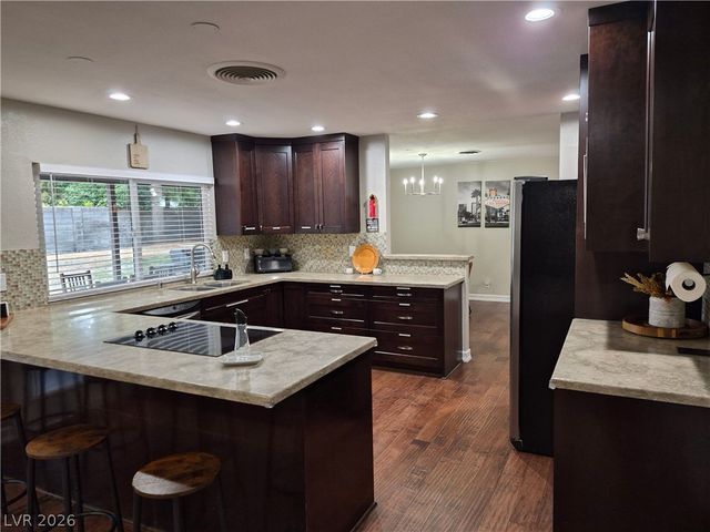 3753 South Rosecrest Circle, Las Vegas, NV 89121
