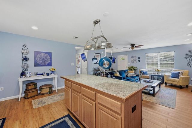 108 San Chez Drive, Lake Kiowa, TX 76240