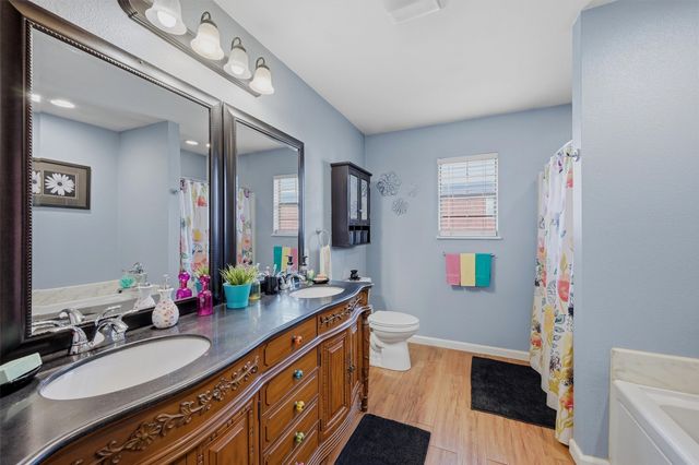 108 San Chez Drive, Lake Kiowa, TX 76240
