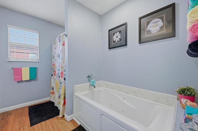 108 San Chez Drive, Lake Kiowa, TX 76240