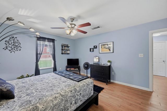 108 San Chez Drive, Lake Kiowa, TX 76240