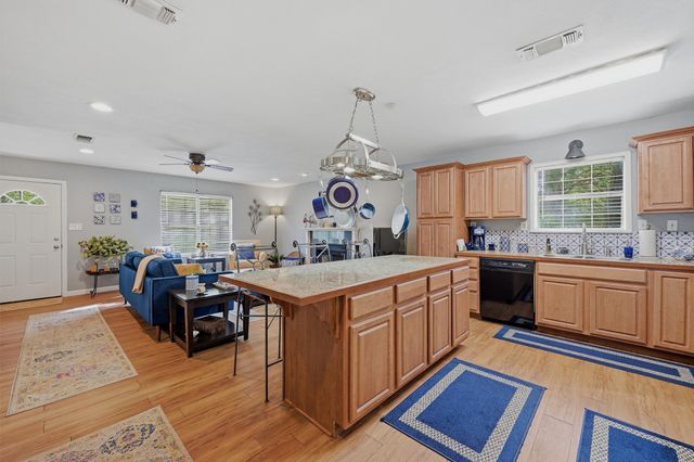 108 San Chez Drive, Lake Kiowa, TX 76240