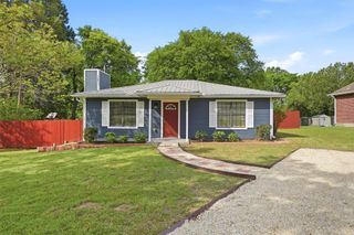 108 San Chez Drive, Lake Kiowa, TX 76240