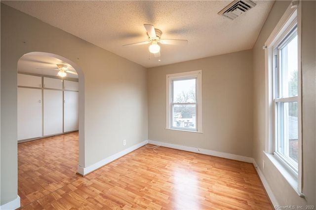 762 State Street 2, New Haven, CT 06511