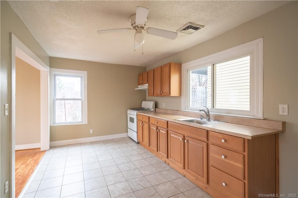 762 State Street 2, New Haven, CT 06511