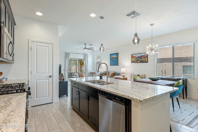 14710 S Avenida Lago De Plata, Vail, AZ 85641