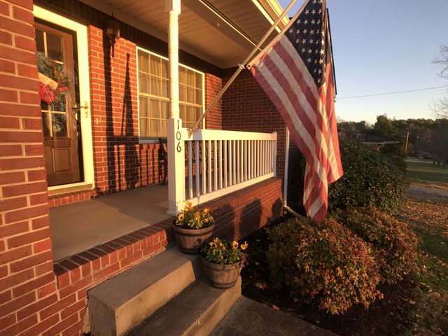 106 Jackson St, Spring Hill, TN 37174