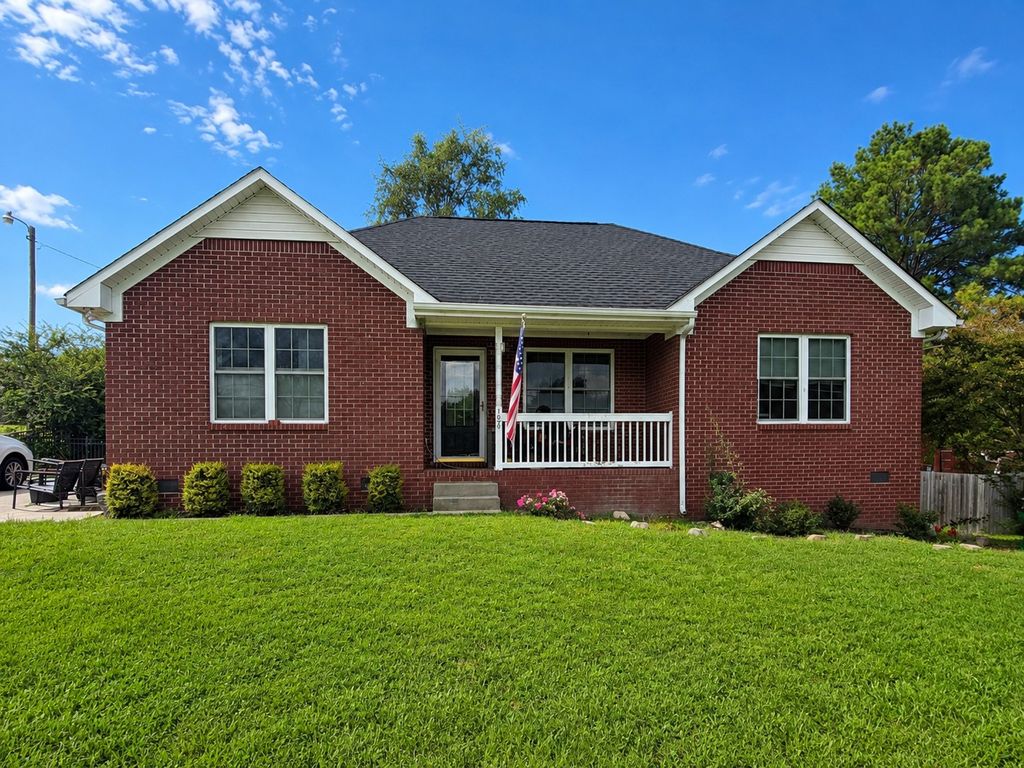 106 Jackson St, Spring Hill, TN 37174