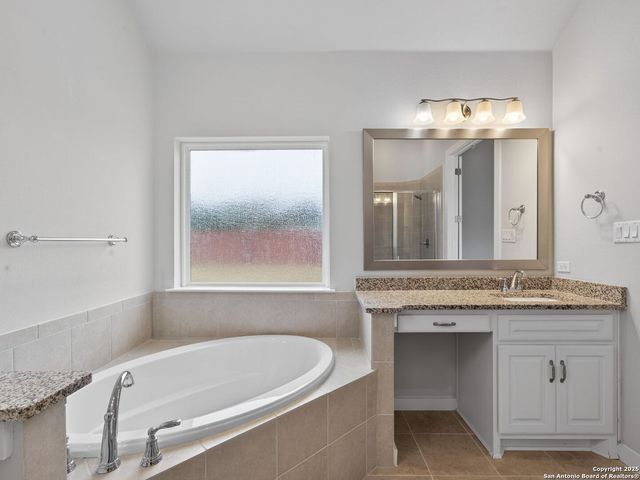 119 Branson, Boerne, TX 78006