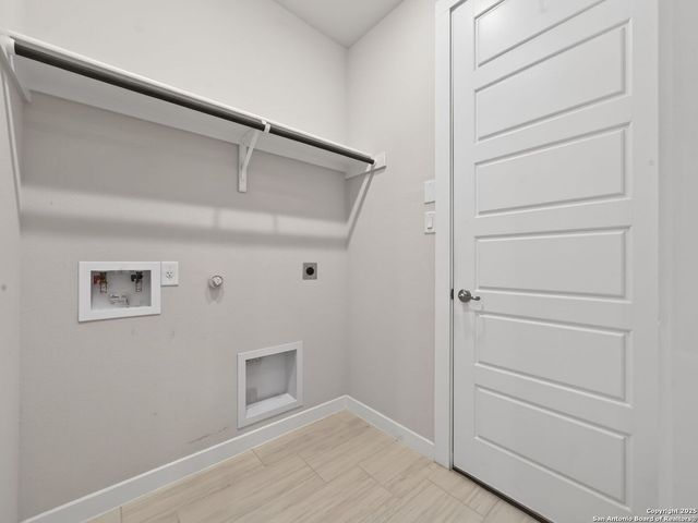 119 Branson, Boerne, TX 78006