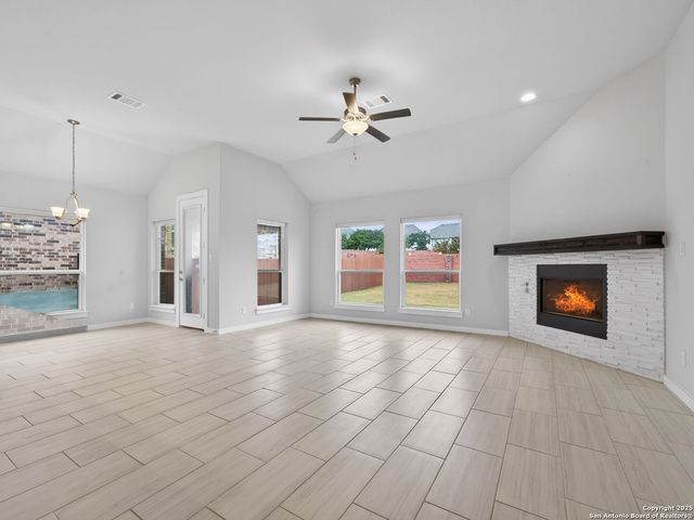 119 Branson, Boerne, TX 78006