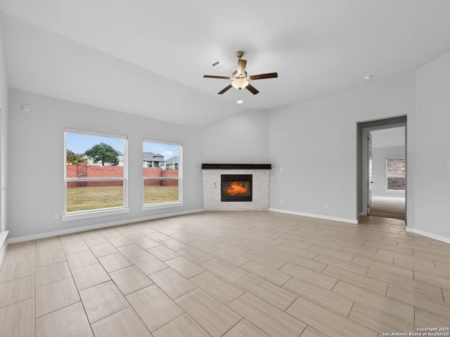 119 Branson, Boerne, TX 78006