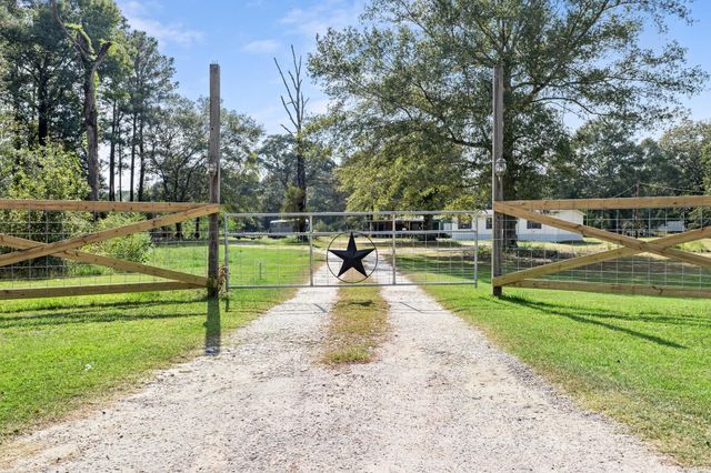 13908 Fm 1004, Buna, TX 77612