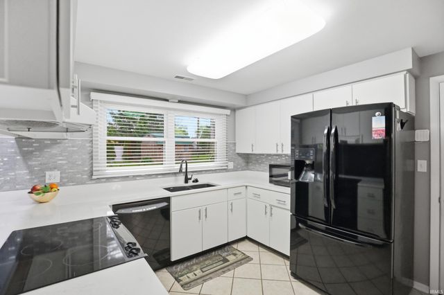 119 Zona Drive, Auburn, IN 46706